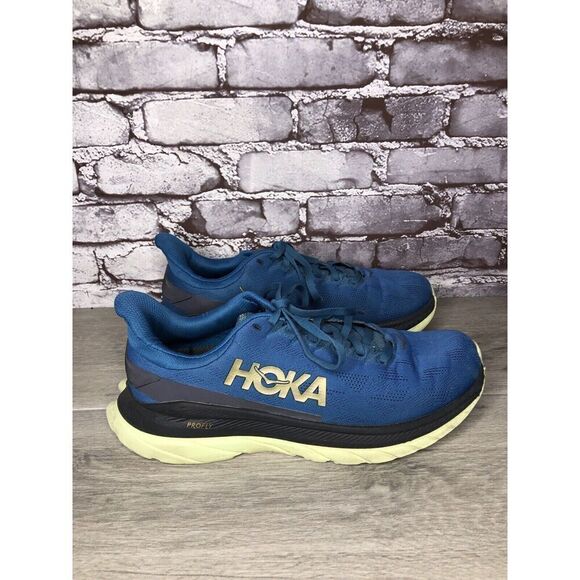 Athletic_Shoes